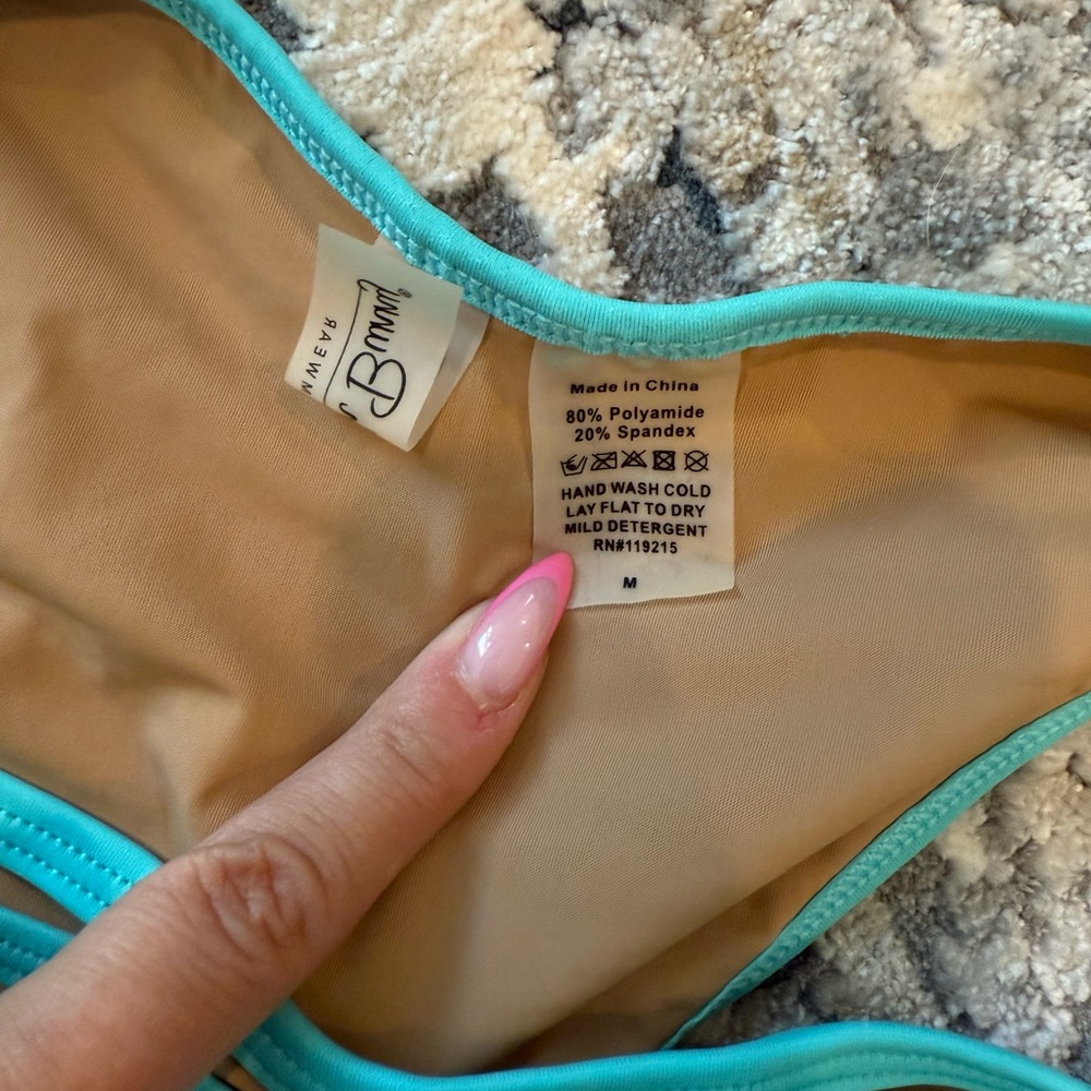 Beach Bunny Hard Summer Bikini Set - Picture 8 of 11